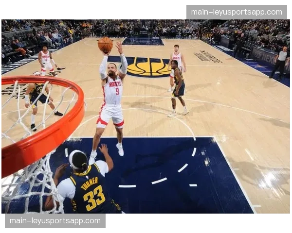 猛龙防守转换漏洞明显 关键时刻缺乏爆破得分能力 猛龙防守转换漏洞明显 关键时刻缺乏爆破得分能力